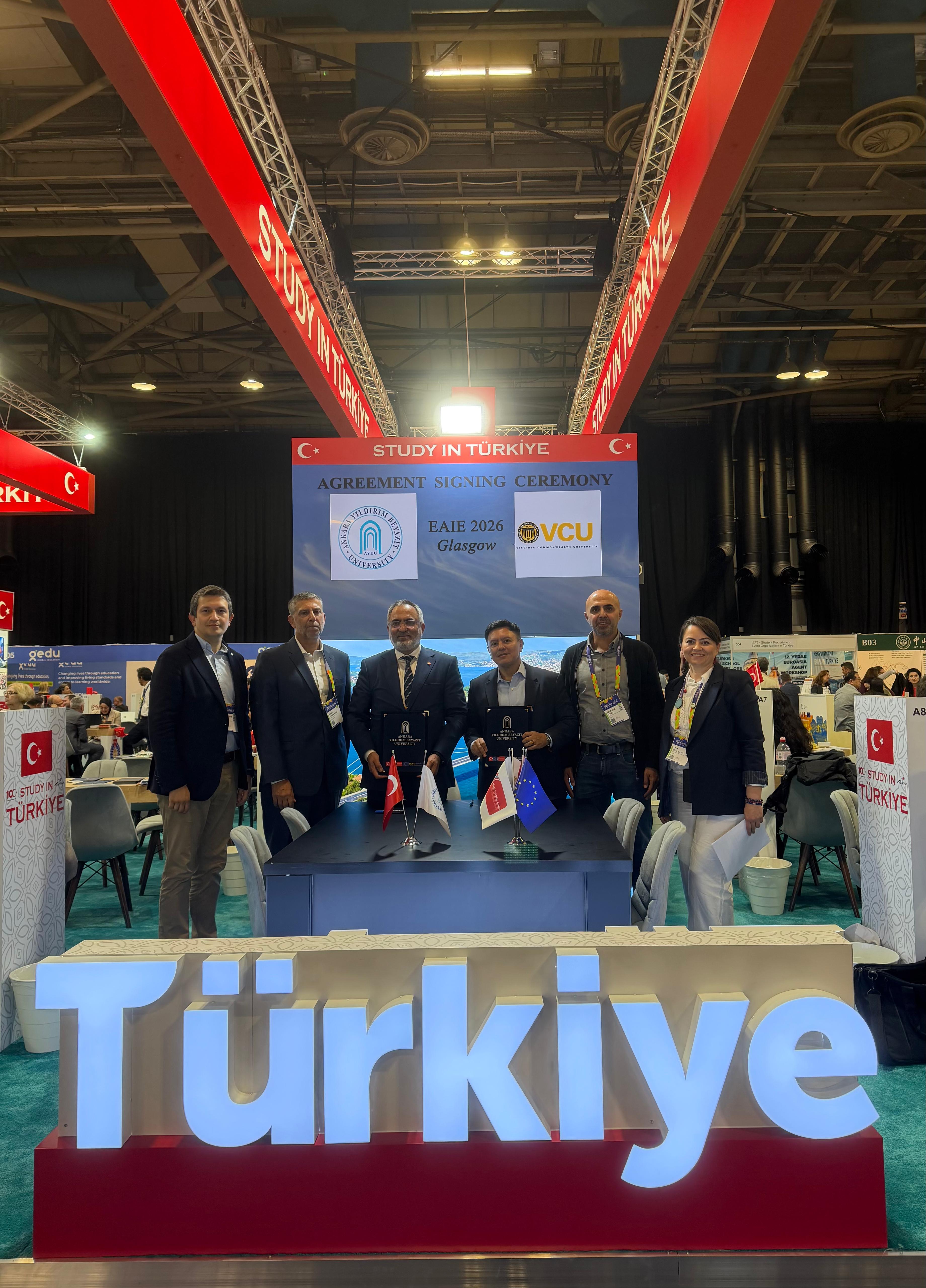 Fuardan bir fotoğraftır. 