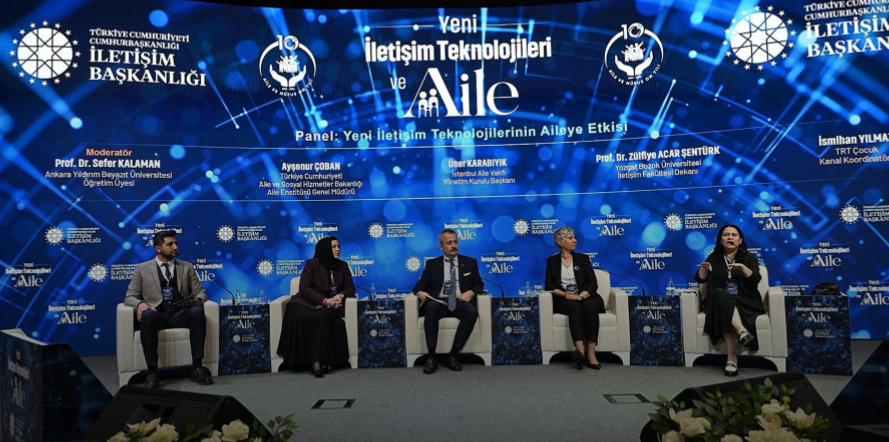 Yeni İletişim Teknolojilerinin Aileye Etkisi Paneli düzenlendi