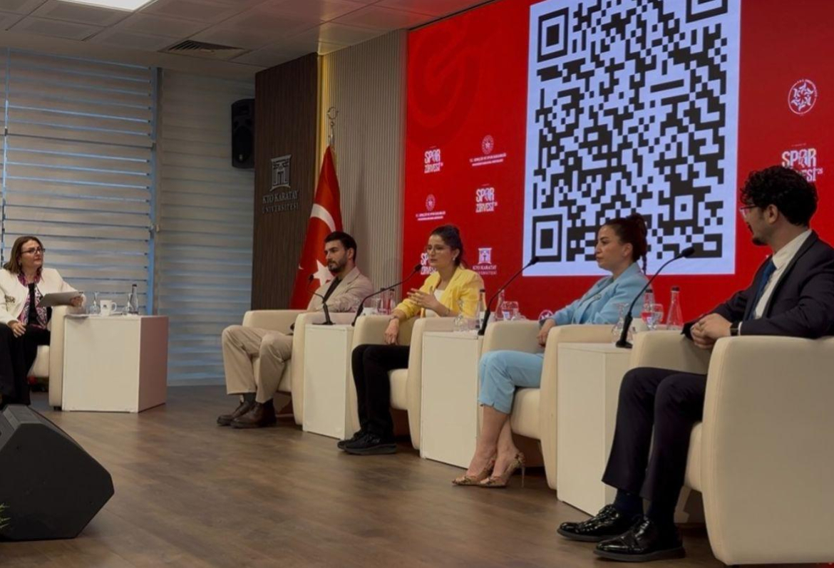 Photo of a speaker at the ‘Proactive Sport Summit ’26’ sports and health session 