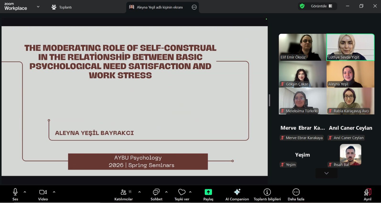 TR: Zoom toplantısında paylaşılan akademik bir sunum ve katılımcıların video görüntüleri. EN: An academic presentation and participant video feeds in a Zoom meeting.