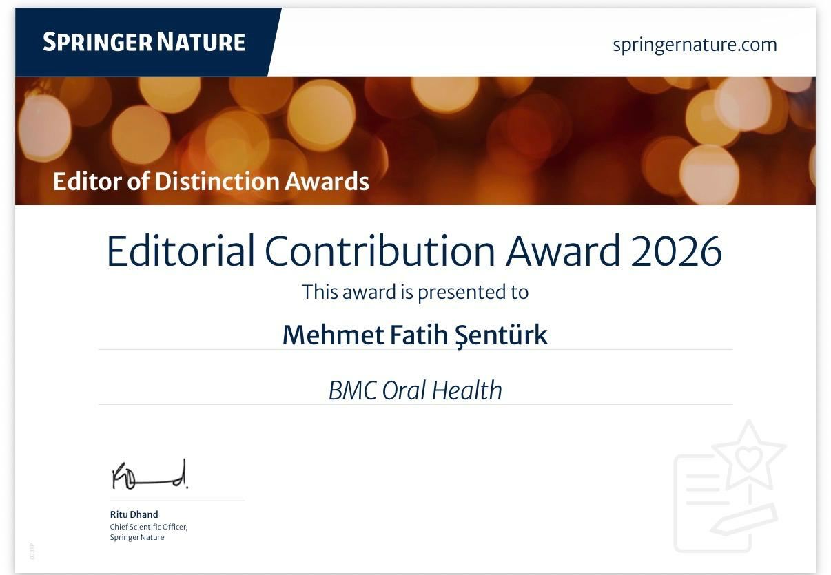 Ankara Yıldırım Beyazıt Üniversitesi (AYBÜ) Diş Hekimliği Fakültesi Ağız Diş ve Çene Cerrahisi Ana Bilim Dalı Öğretim Üyesi Prof. Dr. Mehmet Fatih Şentürk, uluslararası bilim camiasında önemli bir başarıya imza attı. Prof. Dr. Şentürk, dünyanın en saygın akademik yayınevlerinden biri olan Springer Nature’ ın verdiği “Editor of Distinction Awards 2026”  (Saygın editör) kapsamında uluslararası ödüle layık görüldü.  Bu kapsamda Prof. Dr. Şentürk; uluslararası düzeyde yüksek etki değerine sahip bilimsel dergiler arasında yer alan BMC Oral Health dergisindeki editoryal çalışmaları dolayısıyla “Editorial Contribution Award”   ödülünün sahibi oldu.   Öğretim üyemizi tebrik eder, başarılarının devamını dileriz.
