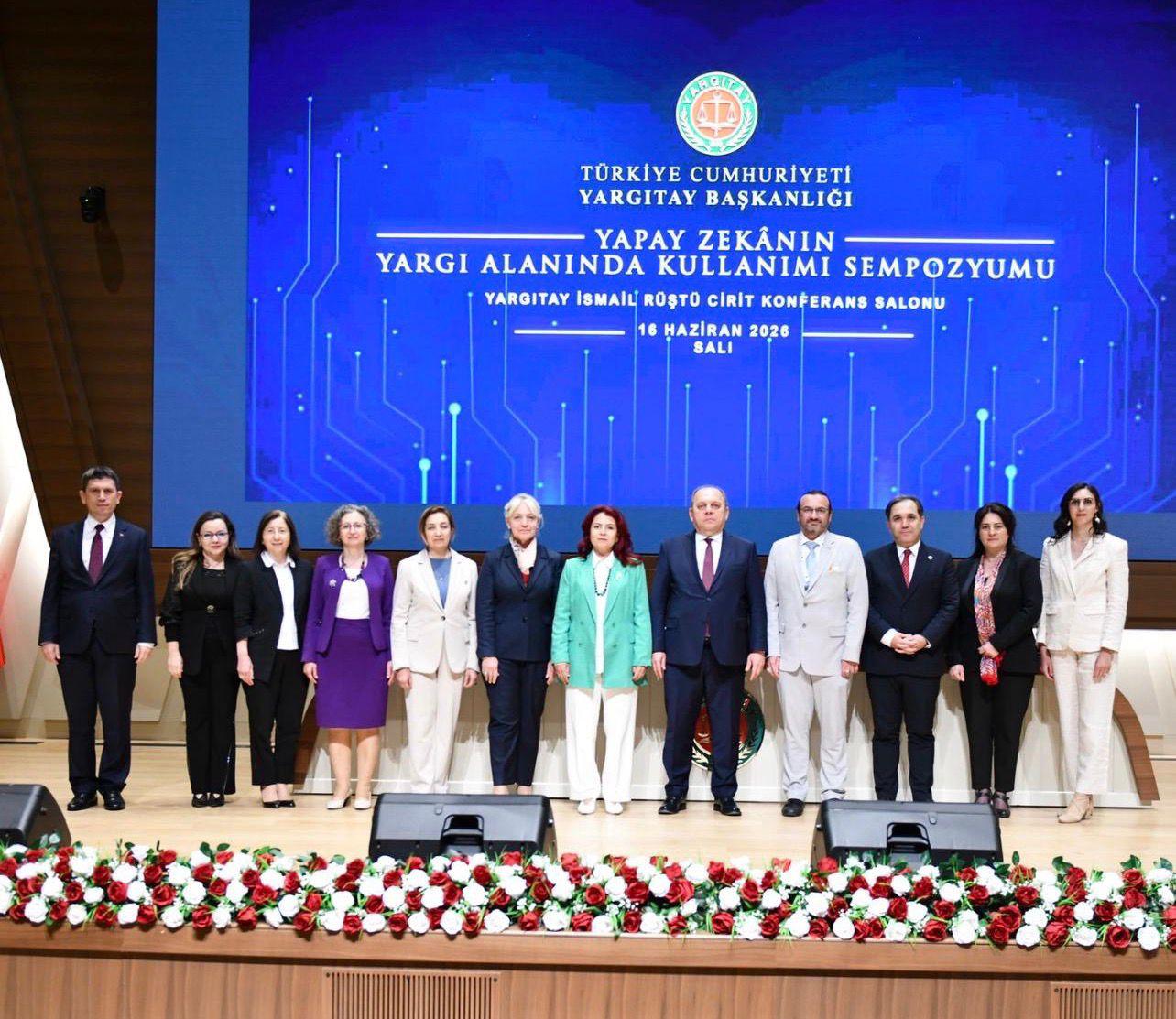 Uygulamadan Örneklerle Hukuk Alanında Yapay Zekâ Kullanımı ve Potansiyel Riskler” konulu sunumunu gerçekleştirmiştir. 