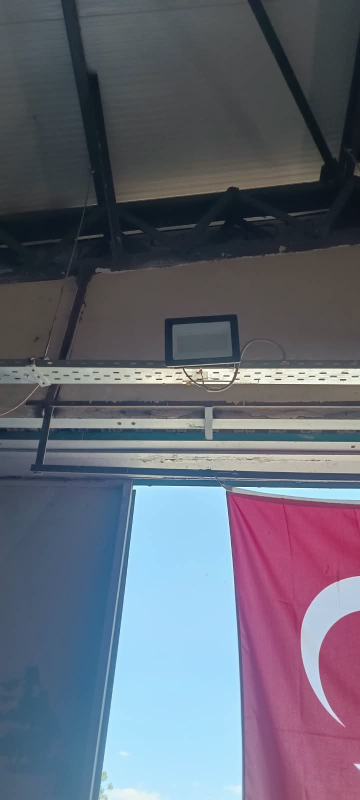 Merkezimiz At Ahırına Aydınlatma Takıldı