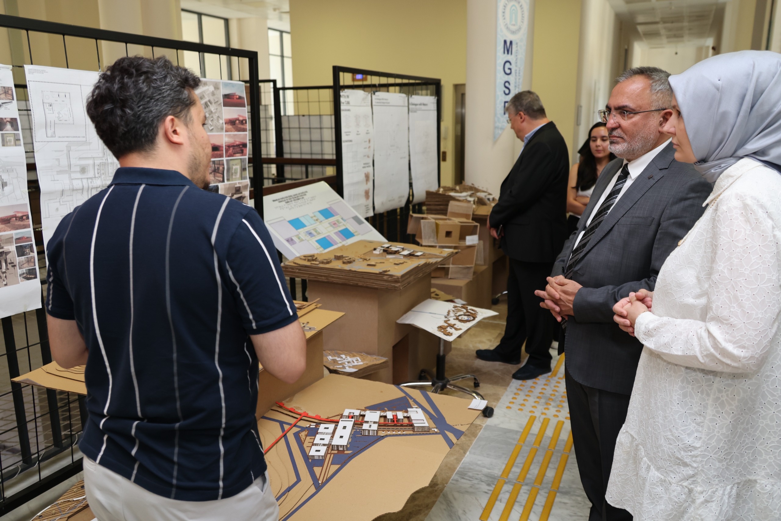 Ankara Yıldırım Beyazıt Üniversitesi Galeri Resmi