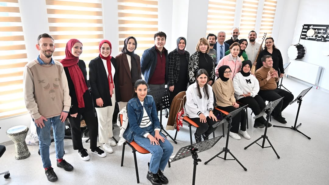 Kazakistan Heyeti, Türkiye'de önemli merkezleri ziyaret etti. Kazakistan’dan gelen Culduzay Derneği yöneticileri, engellilere yönelik başarılı uygulamaları yerinde incelemek ve Kazakistan’da benzer projeleri (4).jpg