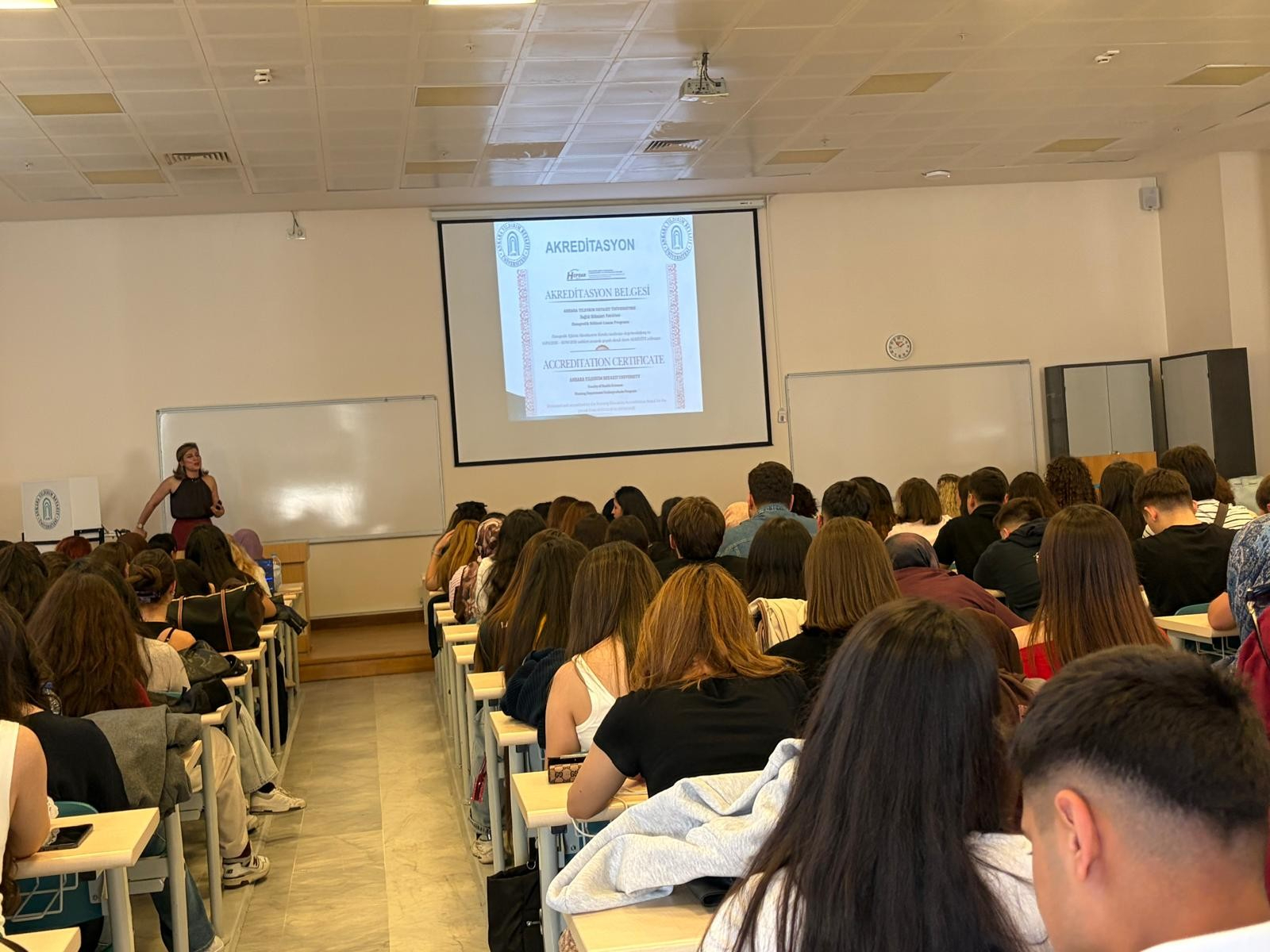 Hemşirelik bölümü akreditasyon süreci ile ilgili bilgi veriliyor