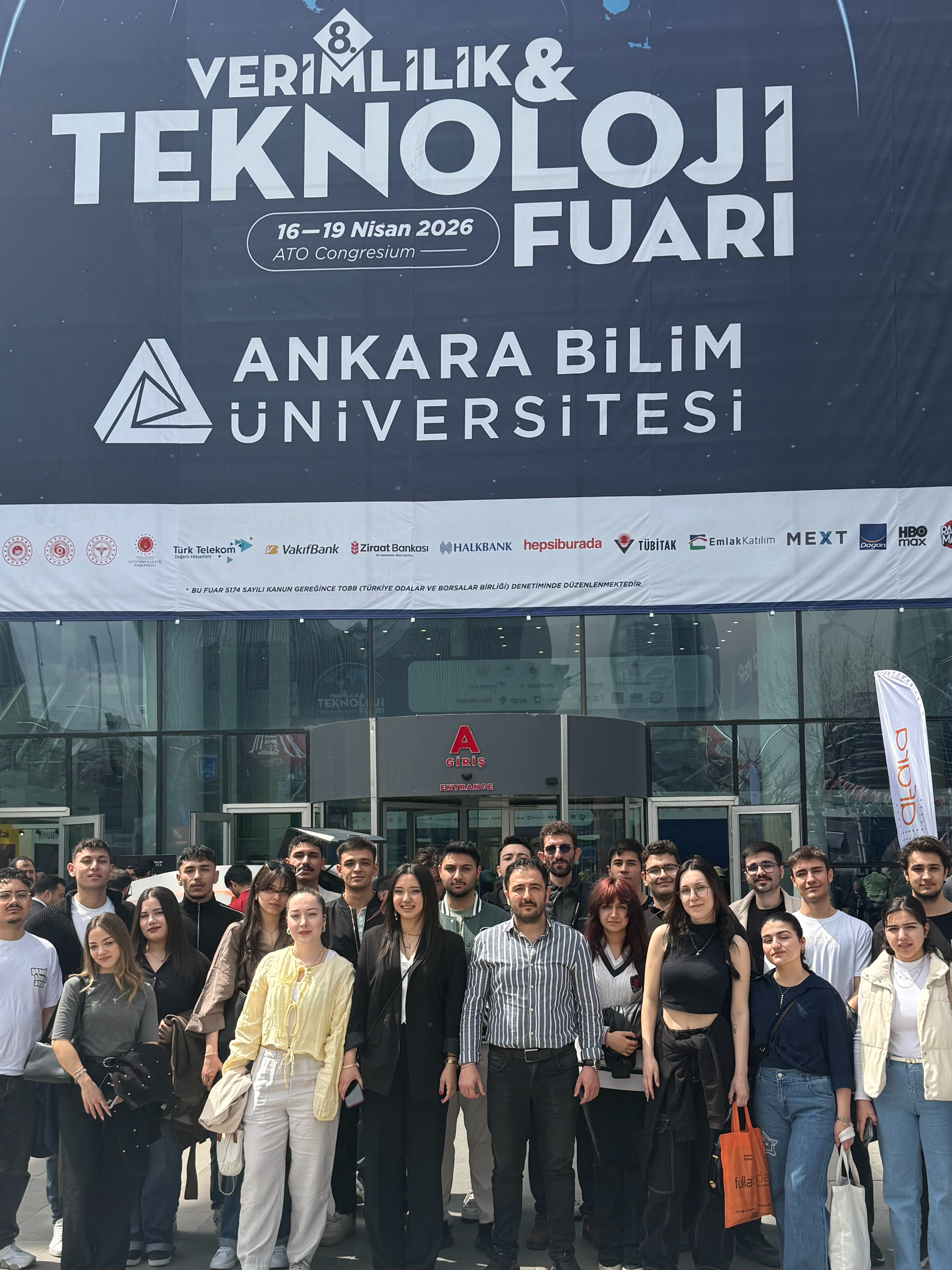 Dijital Dönüşüm Elektroniği öğrencileri verimlilik ve teknoloji fuarında