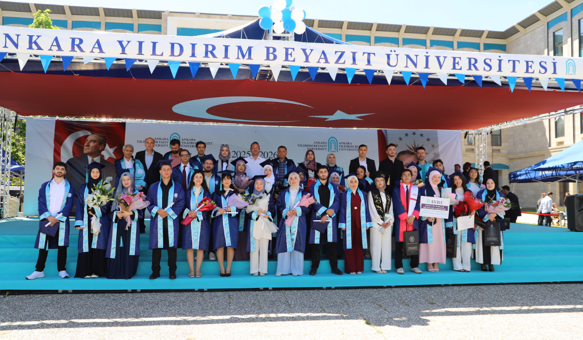 Group photo of our faculty members and students.