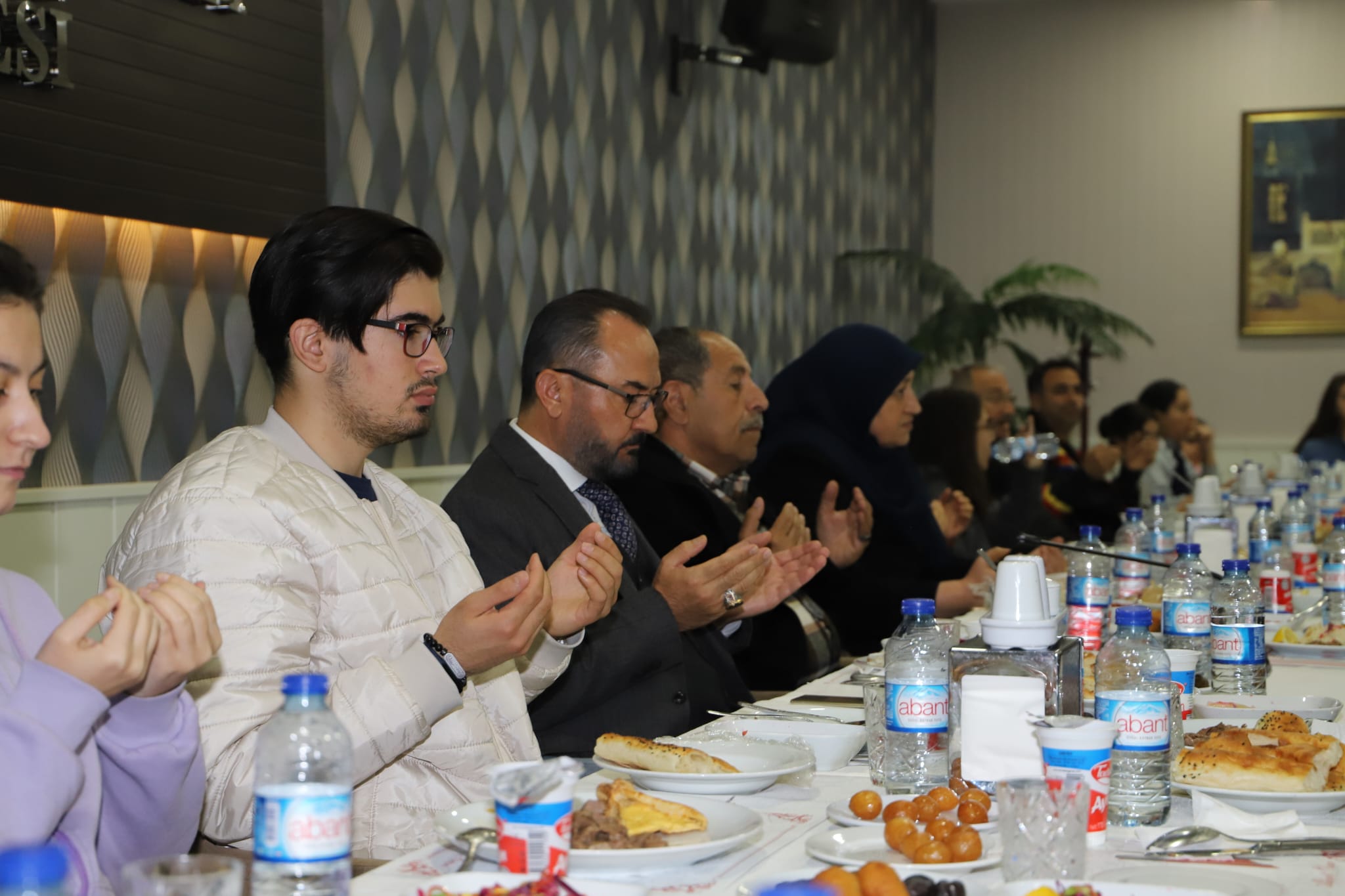 WhatsApp Image 2023-04-18 at 00.01.14 (4).jpeg