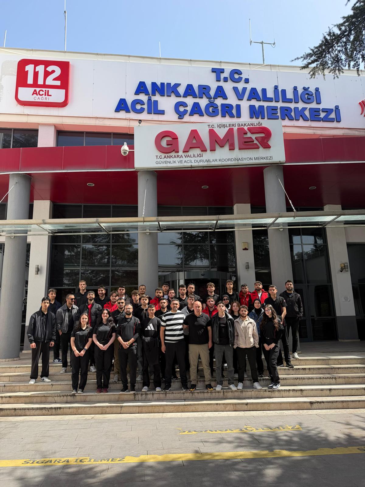 Eğitim sonunda toplu fotograf çekimi