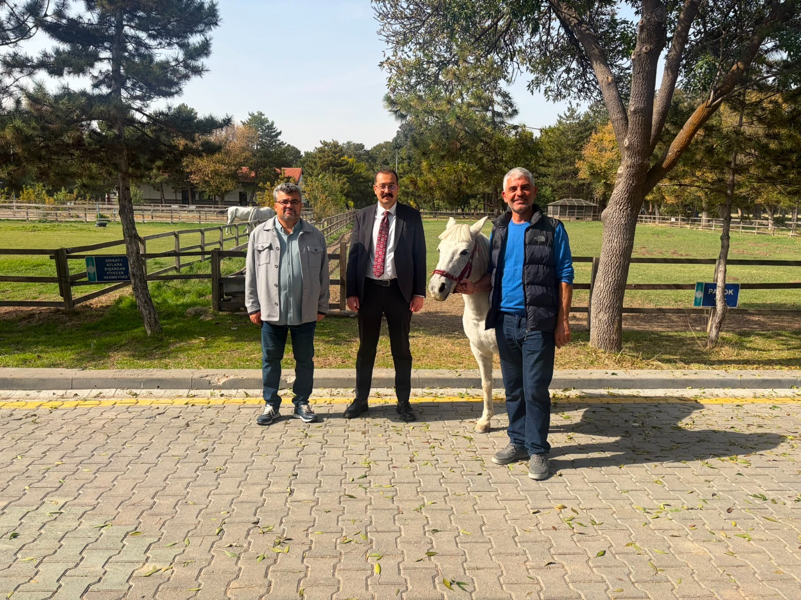 Çubuk Cumhuriyet Savcısından AYBÜ Hippoterapi Uygulama ve Araştırma Merkezine Ziyaret görseli