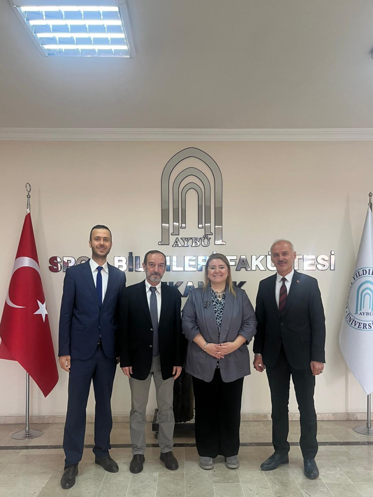 Üniversitemiz Sağlık Bilimleri Fakültesinden Dekanımıza Hayırlı Olsun Ziyareti