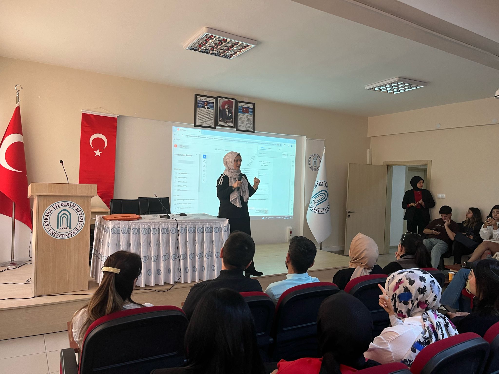 Tuzgölü Öğrenci Topluluğu ''Staja Gidiyoruz'' Konferansı gerçekleştirildi.