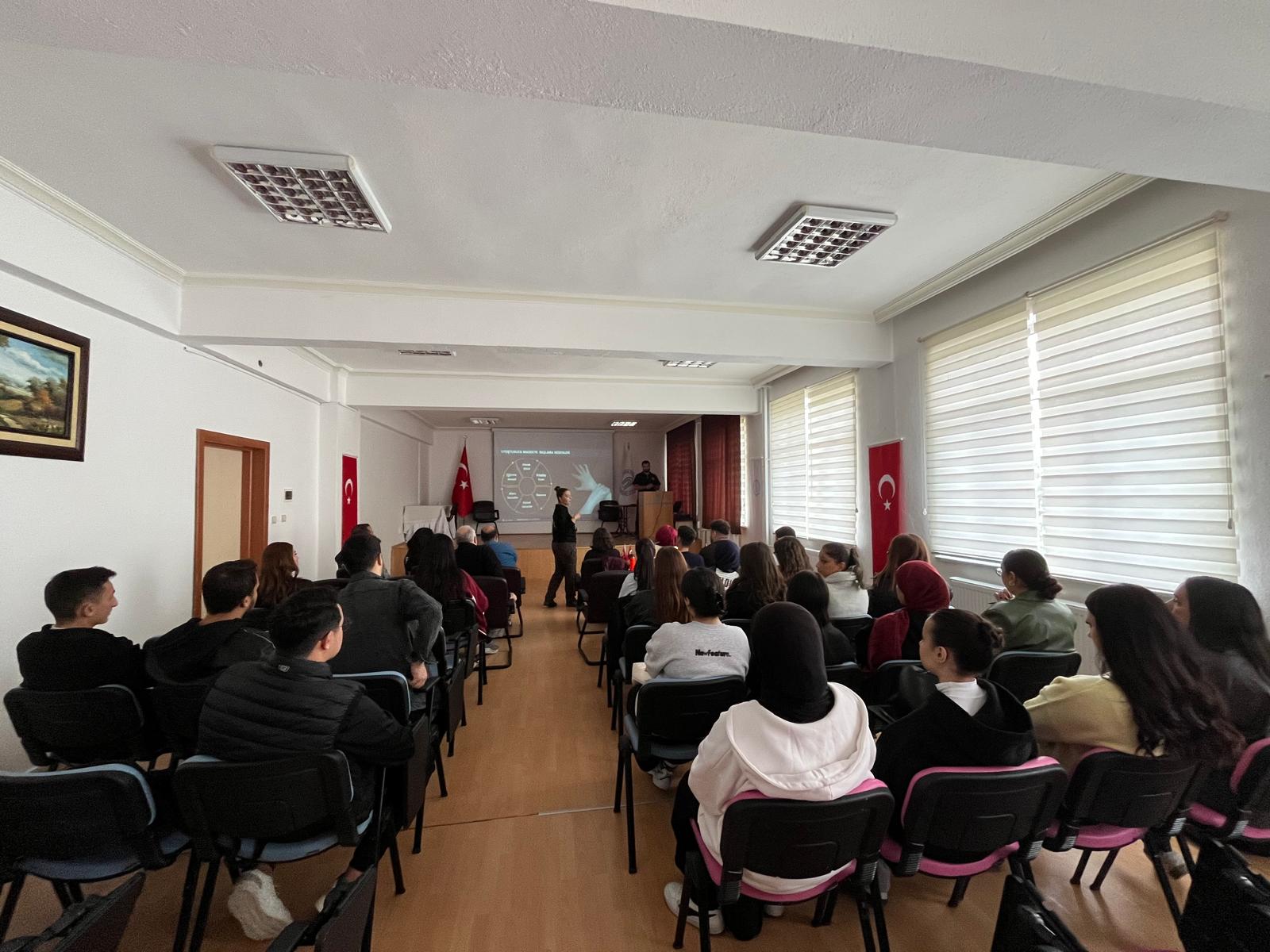 Meslek Yüksekokulumuzda Narko Gençlik Semineri Düzenlendi.