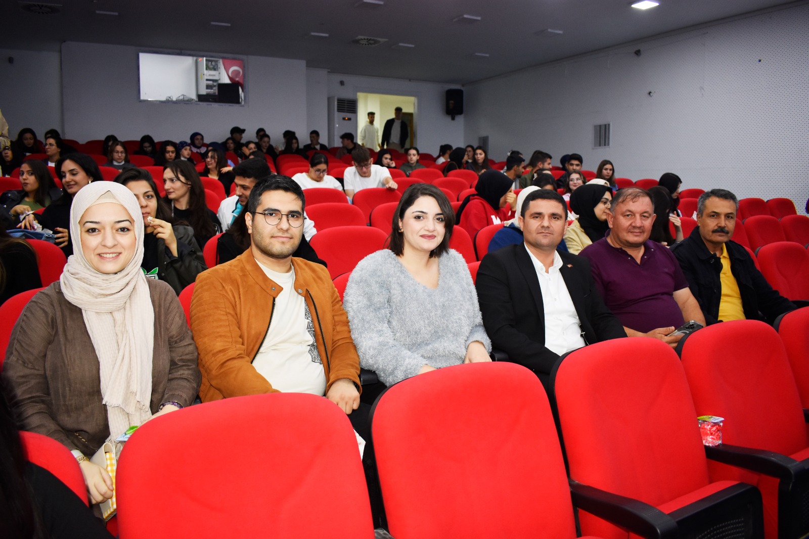 Öğrencilerimiz Sinema Günleri Etkinliği Kapsamında Uğur Işılak Kültür Merkezinde Buluştu.