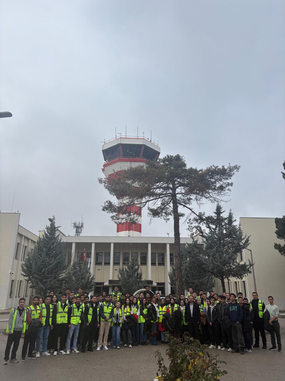 Öğrencilerimiz Esenboğa Havalimanına Teknik Gezi Gerçekleştirdi