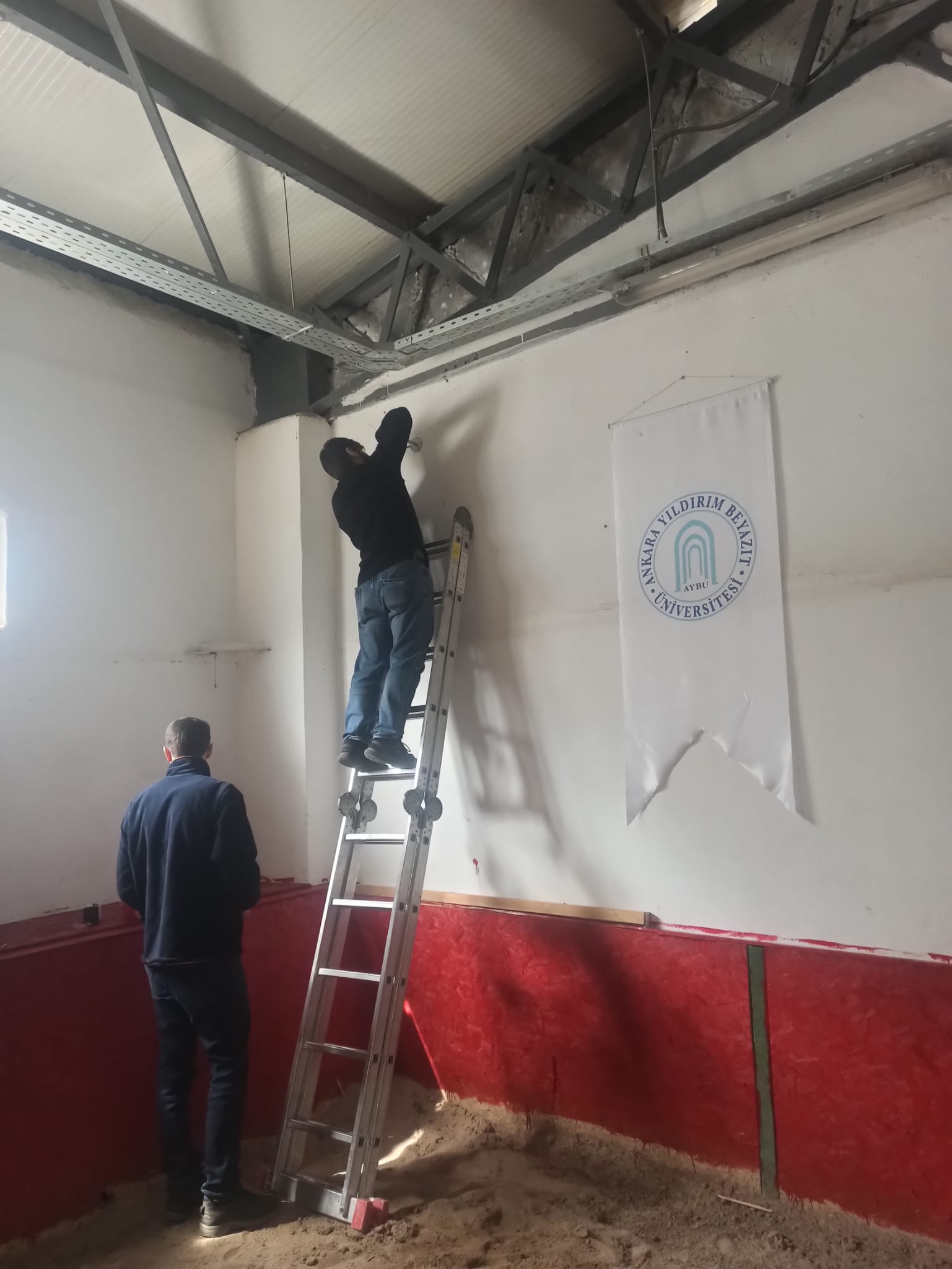 KAPALI MANEJ VE TAVLA ALANLARINA KAMERA TAKILDI