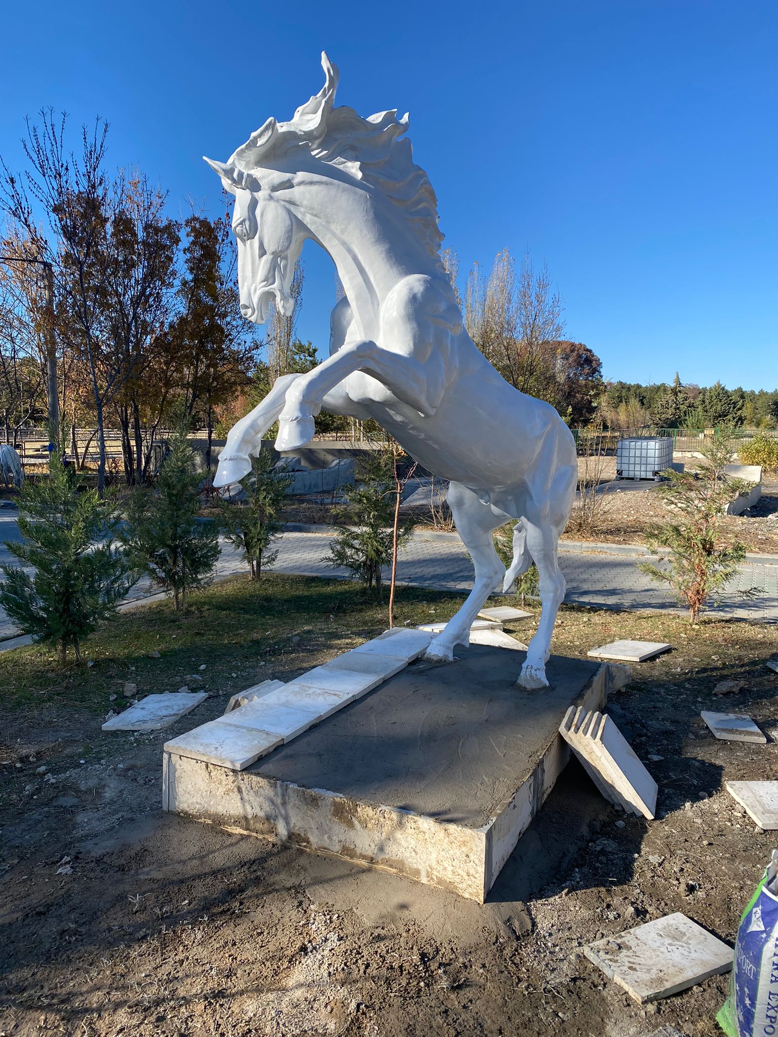 Merkezimiz At Heykeli Zemin Döşemesi