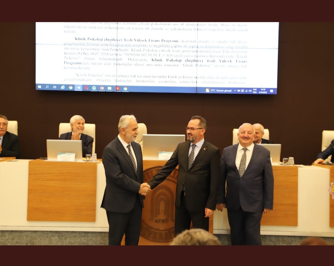 Kütüphane Dokümantasyon Daire Başkanlığı'na Sayın Rektörümüz Prof. Dr. İbrahim Aydınlı'nın tensipleriyle Sayın Halil Gürbüz atanmış ve görevine başlamıştır.