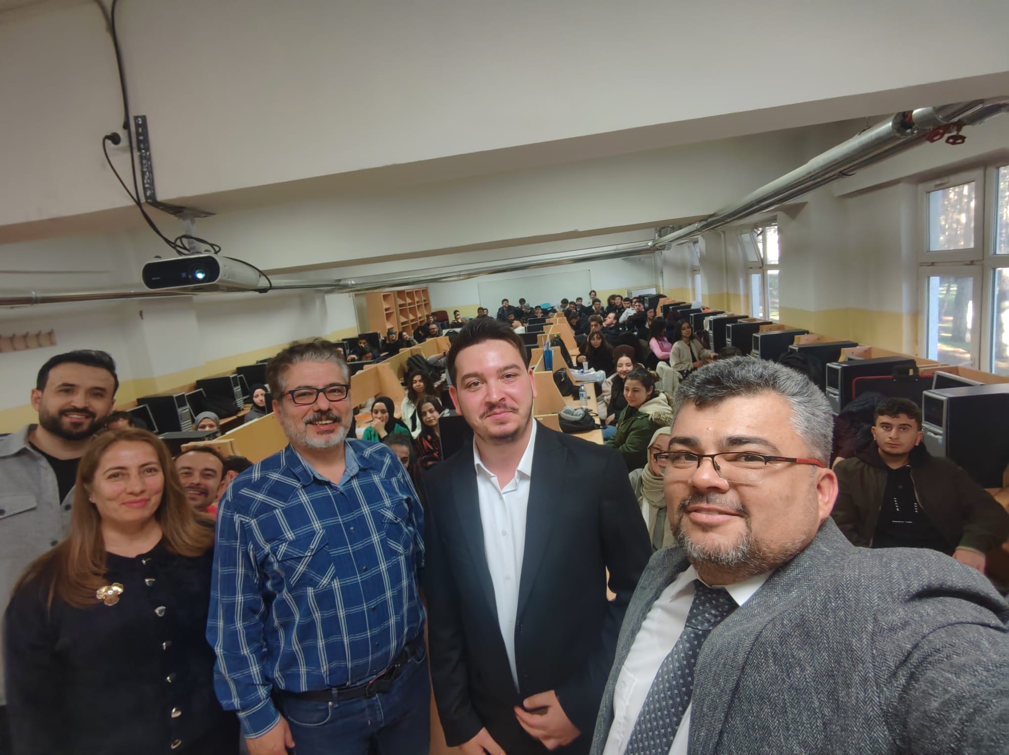 TÜBİTAK 2209-A Destekli Mobil Resepsiyon Projesi Öğrencilere Tanıtıldı