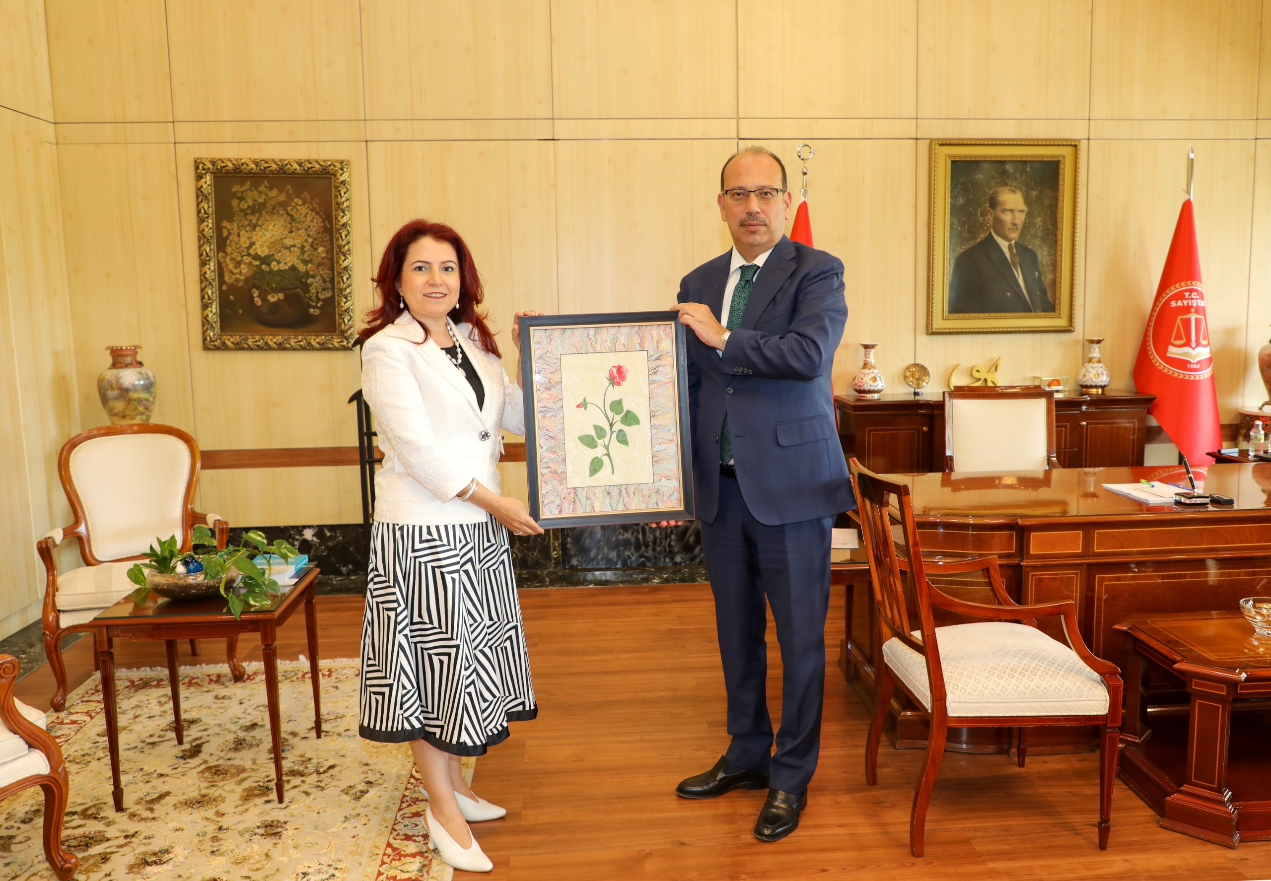 Our Dean, Prof. Dr. Neslihan KARATAŞ DURMUŞ, visited the President of the Court of Accounts in his office.