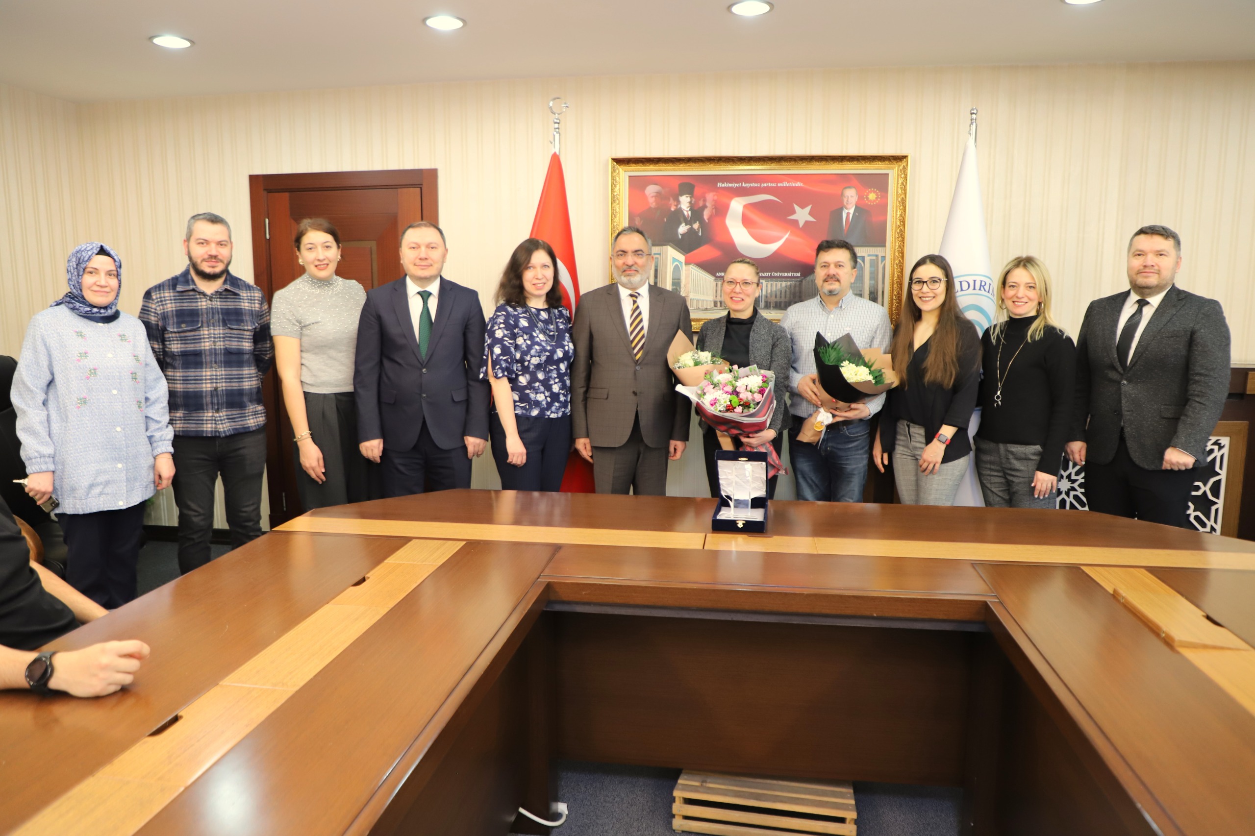 Yüksekokulumuz Öğr.Gör.Dr.Hatice KARAASLAN 2024 Pearson İngilizce Öğretmenleri Ödülünü Aldı