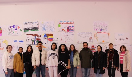 Fakültemiz, bu zor günlerde deprem mağduru çocuklarla.