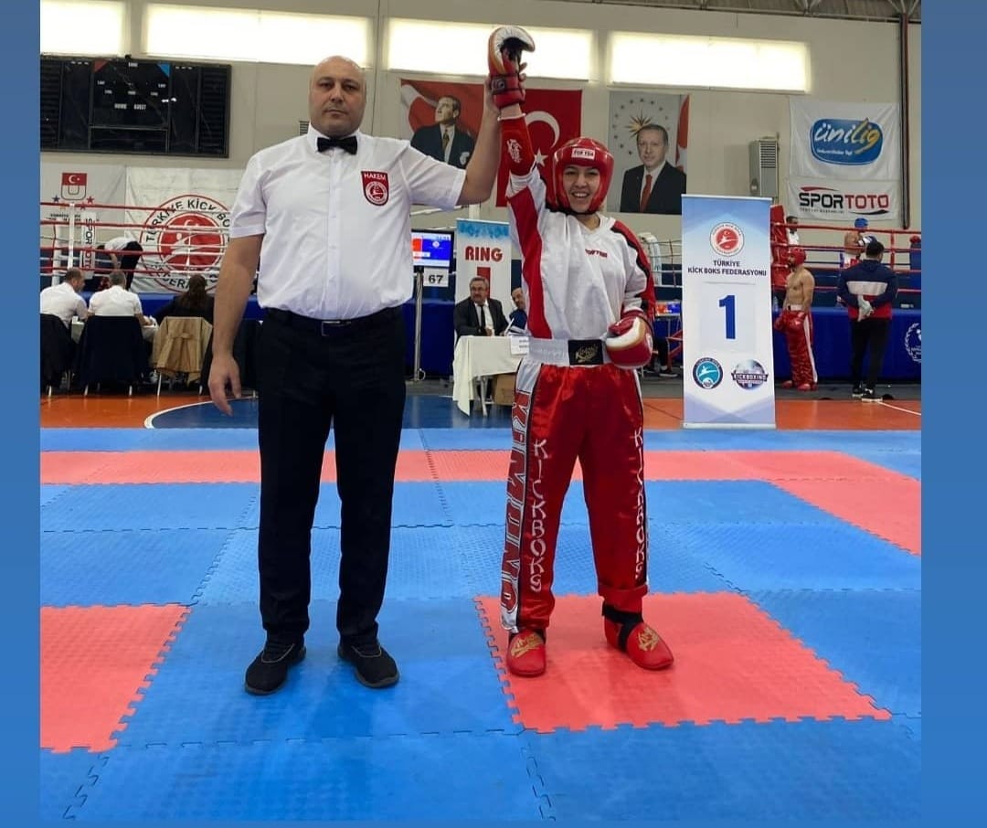 Öğrencimiz Berre Elif ÖZDOĞAN Ünilig Kickboks Turnuvasında Şampiyon Oldu