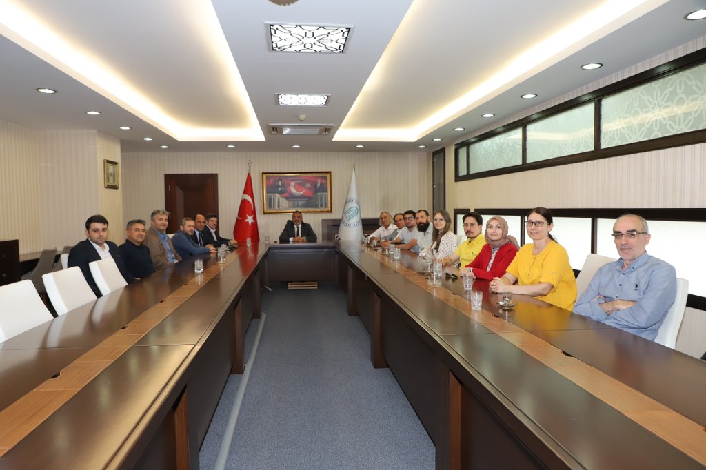 Üniversitemiz Sosyoloji bölümü öğretim üyelerinden Rektör ve Rektör Yardımcımıza Ziyaret 