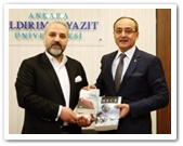 Öğretim Üyemiz Eserlerini Sn. Rektörümüze Takdim Etti