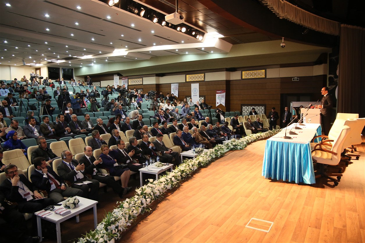 Üniversitemizde Kuzey Afrika, Türkiye ve İran’da Süreklilik ve Değişim Sempozyumu Gerçekleştirildi