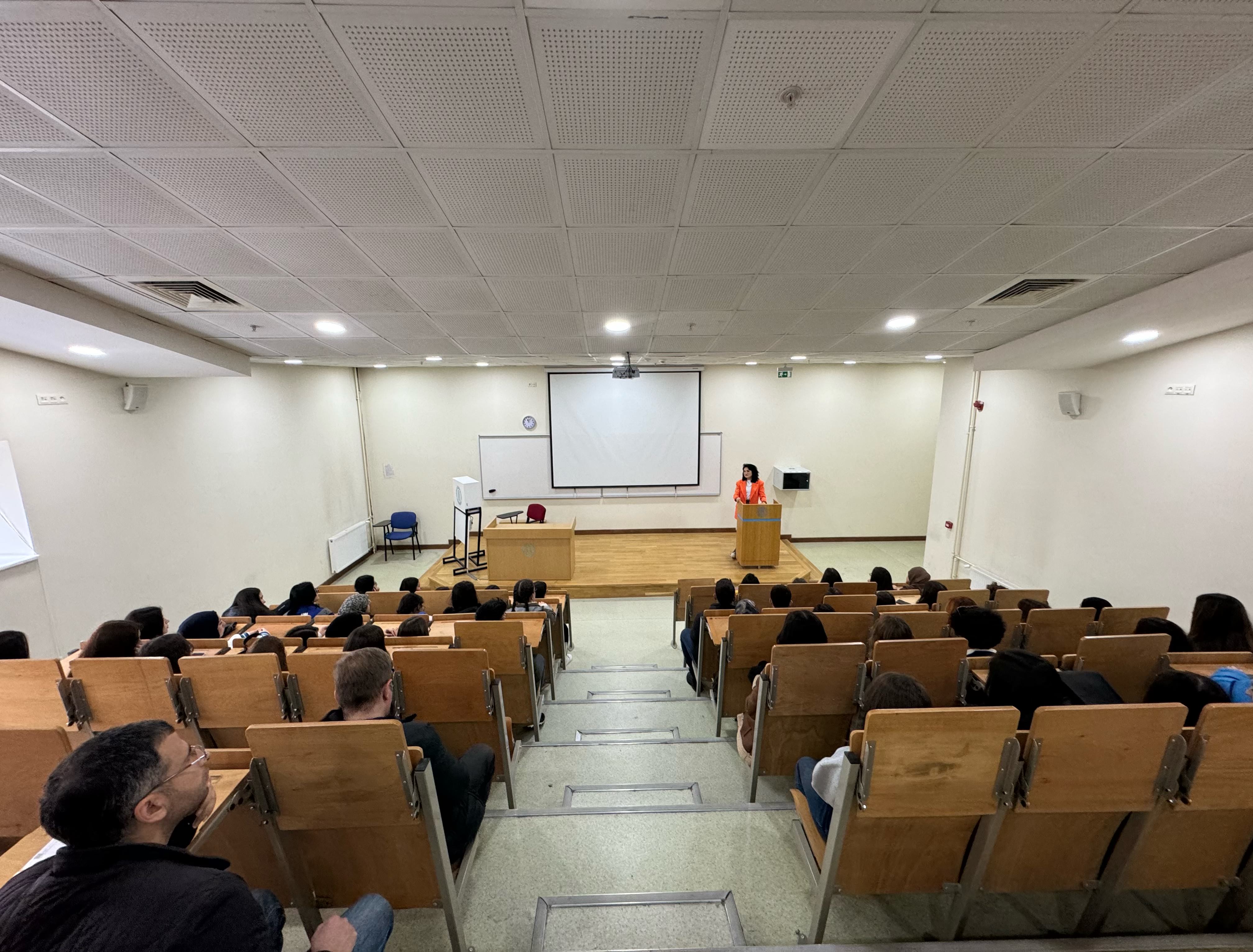 Çankırı Lisesi Öğretmen ve Öğrencilerine Üniversitemiz ve Fakültemizin Tanıtımı Yapılmıştır