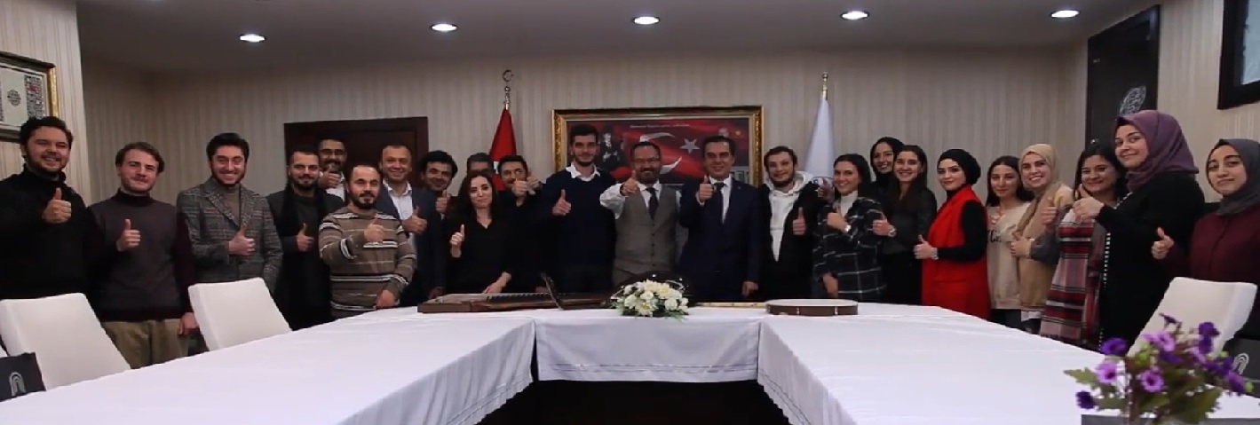 REKTÖRÜMÜZ PROF. DR. İBRAHİM AYDINLI İLE ÖĞRENCİLERİMİZ ÖĞLE YEMEĞİNDE BİR ARAYA GELDİ  