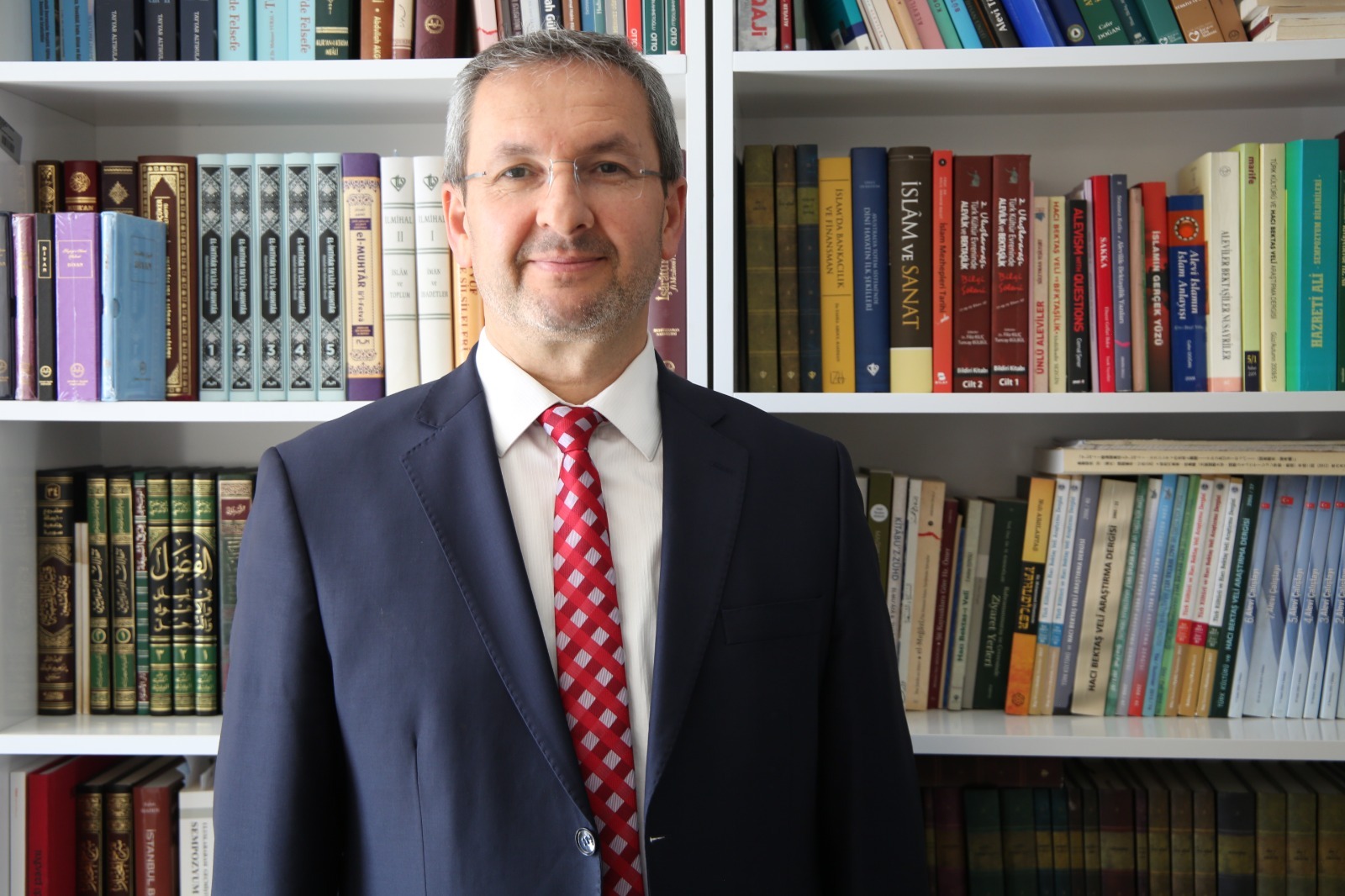 Fakültemiz Öğretim Üyesi Prof. Dr. Cenksu Üçer'in Tübitak 1001 kapsamında  sunmuş olduğu proje önerisinin  (223K214) desteklenmesine karar verilmiştir.