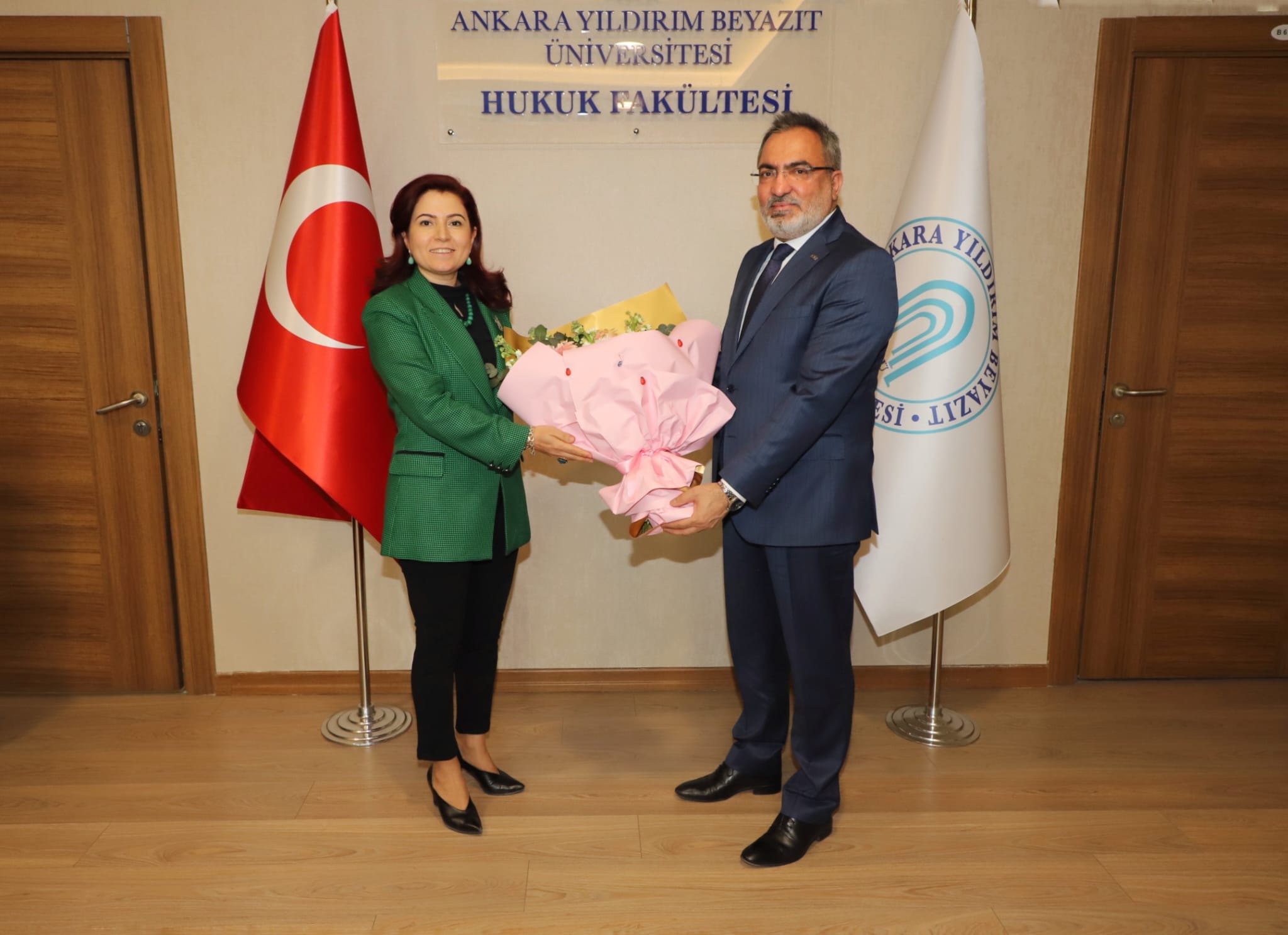 Fakültemiz Öğretim Üyesi Prof. Dr. Neslihan KARATAŞ DURMUŞ, Dekan olarak göreve başlamıştır.