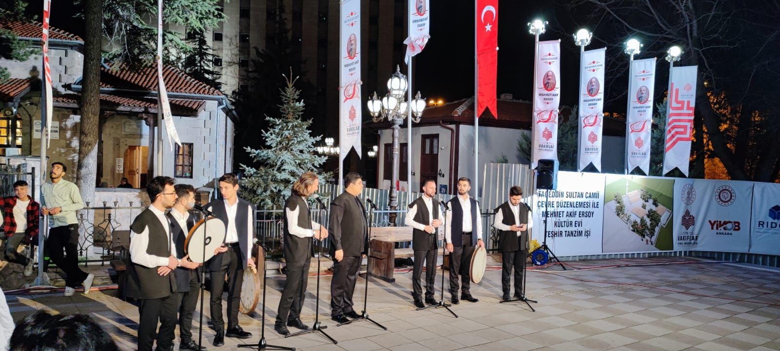 KONSERVATUVARIMIZ BÜNYESİNDE KURULMUŞ OLAN "AYBÜ TÜRK DİN MUSİKİSİ TOPLULUĞU" DR. ÖĞR. ÜYEMİZ M. ASIM AKKUŞ ŞEFLİĞİNDE TRT TÜRK DE YAYINLANAN "KADİR GECESİ ÖZEL" PROGRAMINDA  TÜRK DİN MUSİKİSİNDEN ESERLER İCRA ETMİŞLERDİR