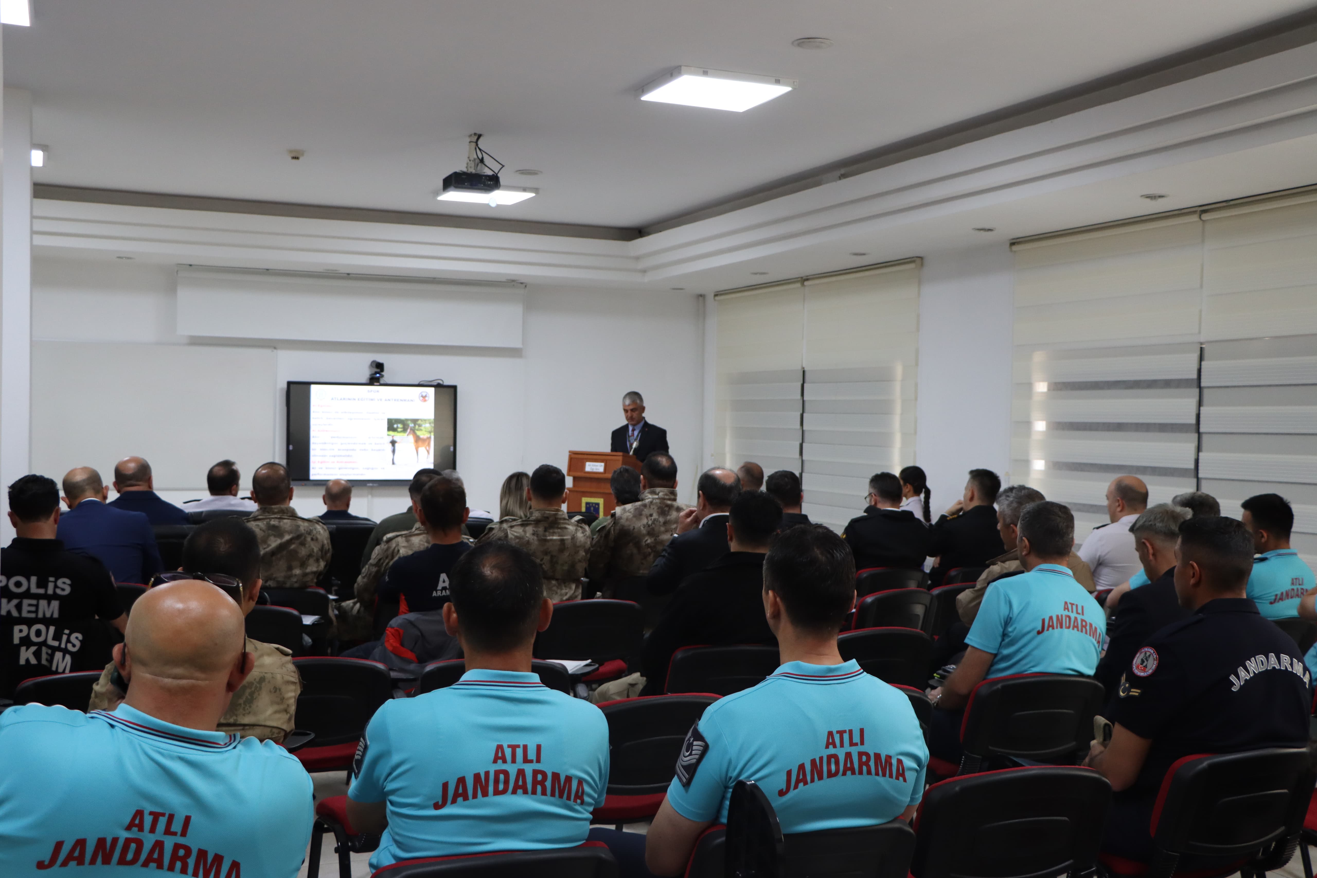 Nevşehir Jakem Komutanlığında "Görev Hayvanları Çalıştayı" Gerçekleştirildi