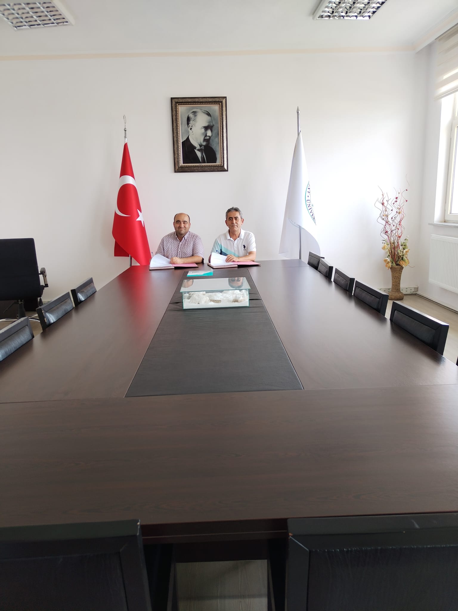 Meslek Yüksekokulumuz ile Şereflikoçhisar Fen Lisesi arasında işbirliği protokolü imzalandı.