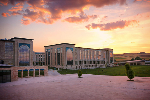 Üniversitemiz RUR 2025 Dünya Üniversite Sıralamalarında Yerini Aldı