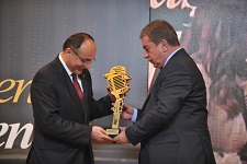 Uluslararası Radyocular Birliğinden (IRU) Sayın Rektörümüze Ödül