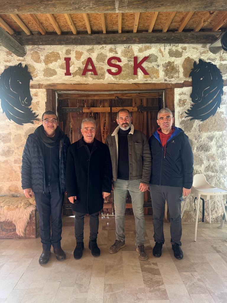 HİPPOTERAPİ MERKEZ MÜDÜRÜMÜZ ÖĞR.GÖR. ALİ EKBER ÜN HOCAMIZ ISPARTA ATLI SPOR KULÜBÜNE ZİYARETTE BULUNDU