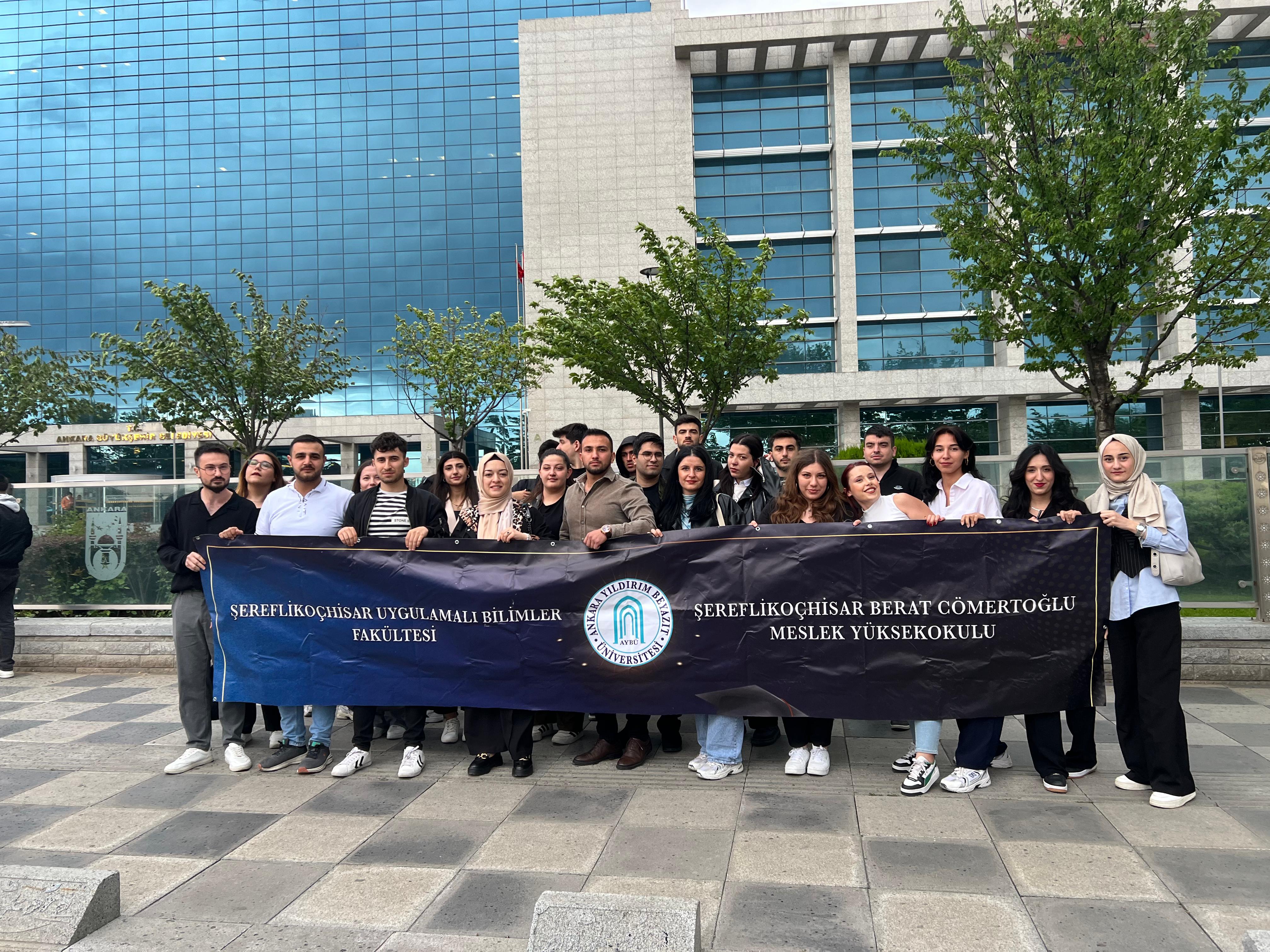 Meslek Yüksekokulumuz Yerel Yönetimler Programı Öğrencilerimiz ile birlikte Ankara Büyükşehir Belediyesi Meclisine Gezi Düzenlendi.