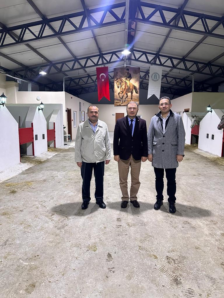 AYBÜ GENEL SEKRETERİ DR.ÖĞR. ÜYESİ MÜMİN ŞEN HOCAMIZ HİPPOTERAPİ MERKEZİMİZDE