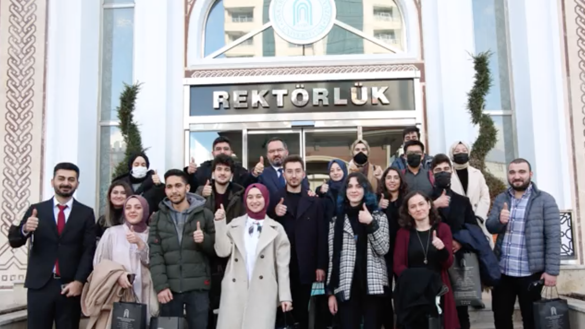 AYBÜ Rektörü Prof Dr. İbrahim AYDINLI Fakültemiz öğrencileri ile bir araya geldi. 