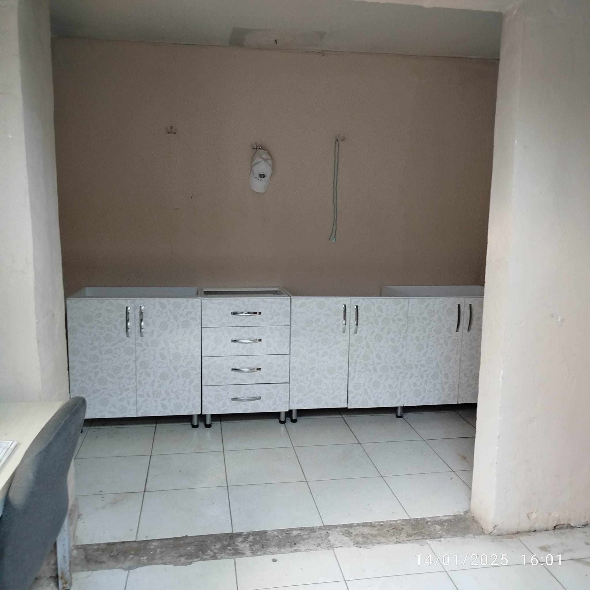 Merkezimiz Personel Odasına Mutfak Yapım Çalışmalarına Başlandı