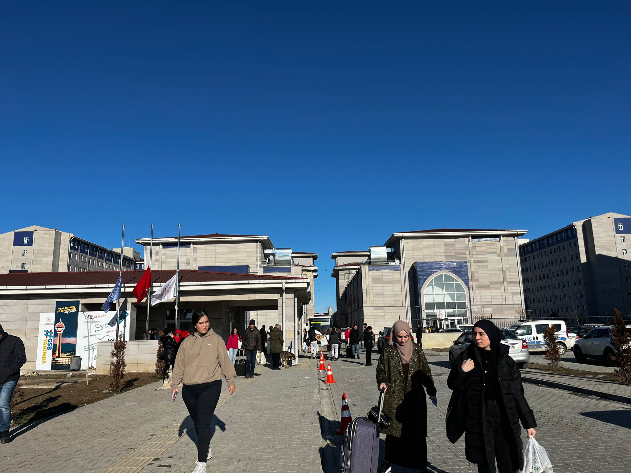 Depremzedeleri Ziyaret 