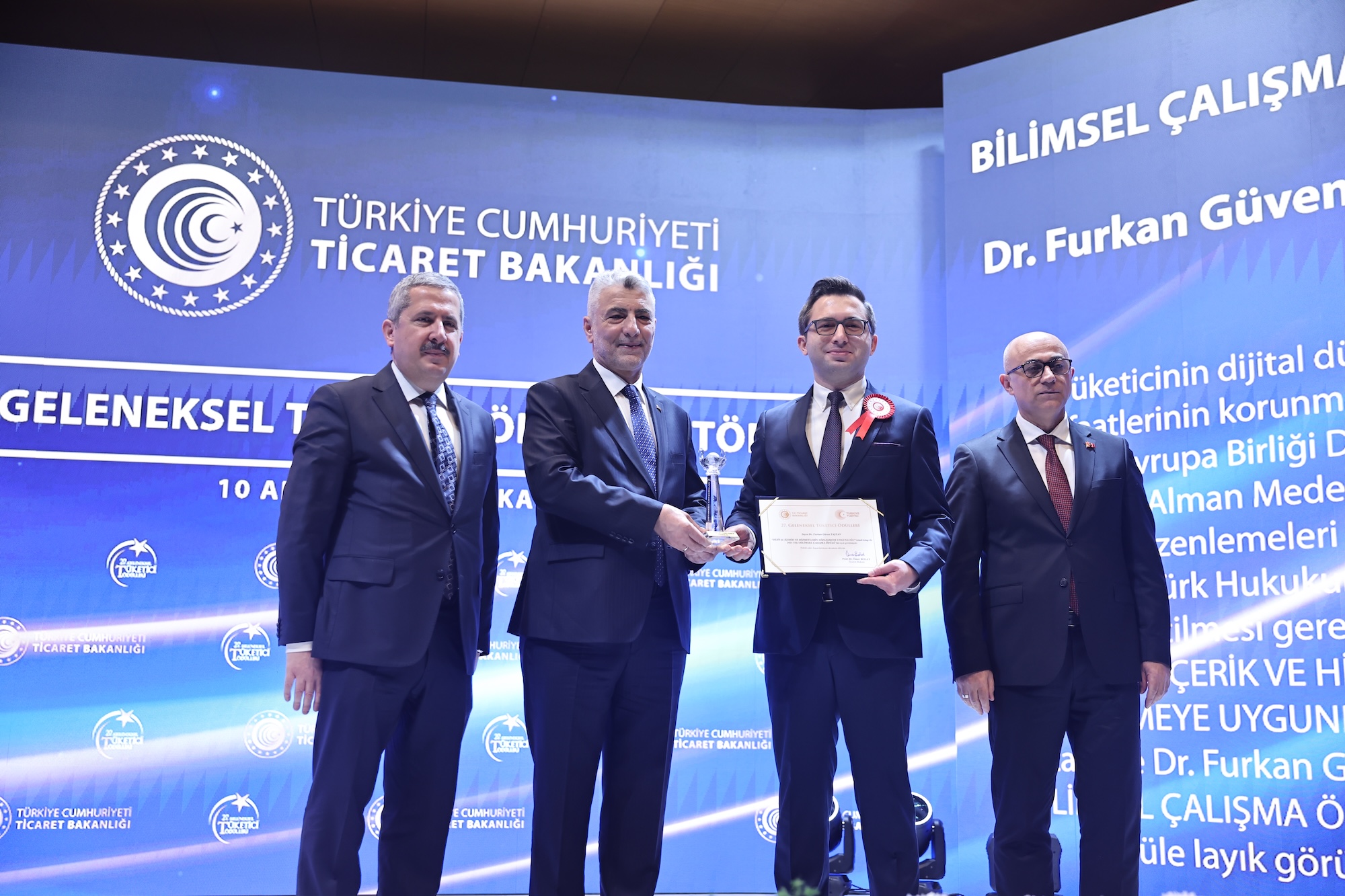 Fakültemiz Araştırma Görevlisi Dr. Furkan Güven Taştan’a Bilimsel Çalışma Ödülü