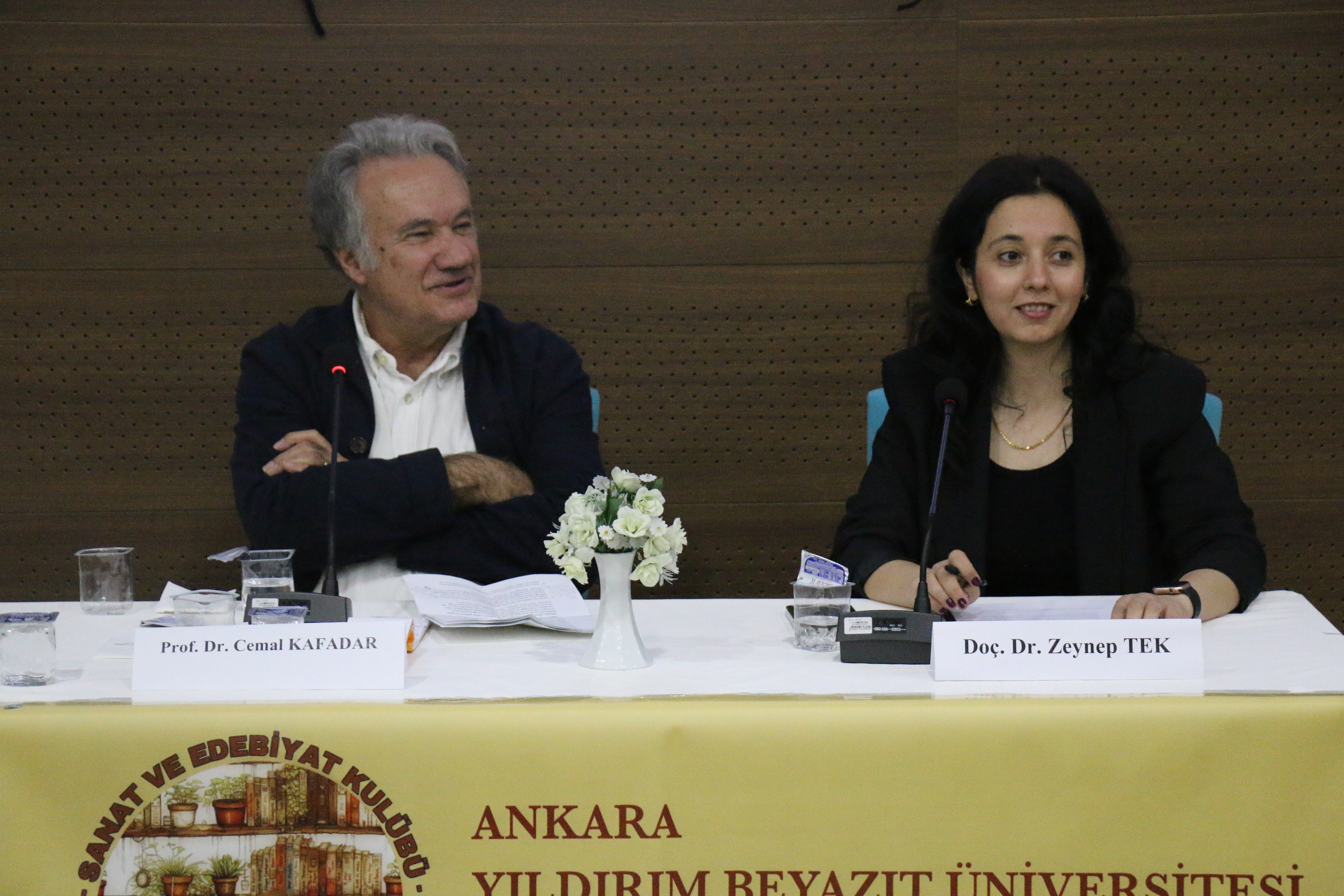 Prof. Dr. Cemal Kafadar ile Tarih ve Edebiyat Üzerine Söyleşi Yapıldı 