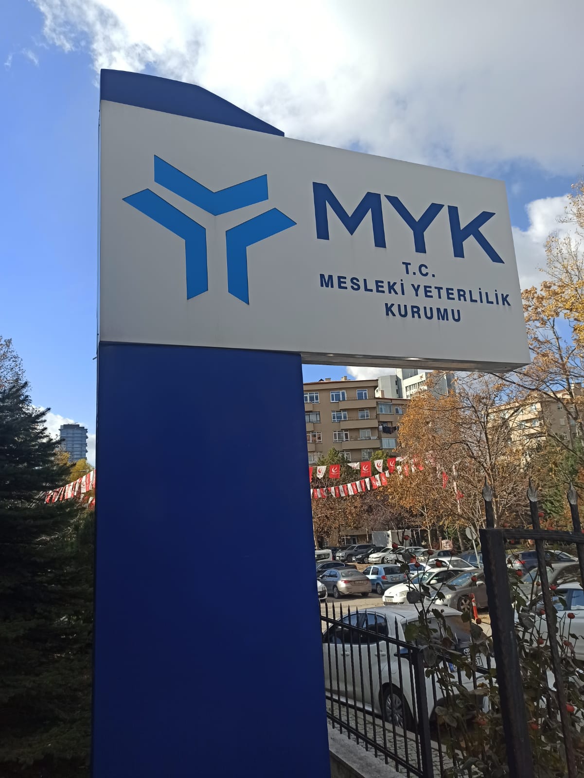 HİPPOTERAPİ MERKEZ MÜDÜRÜ ÖĞR.GÖR.ALİ EKBER ÜN HOCAMIZ MESLEKİ YETERLİLİK KURUMU YETKİLİLERİ İLE AB PROJE TOPLANTISINDA 