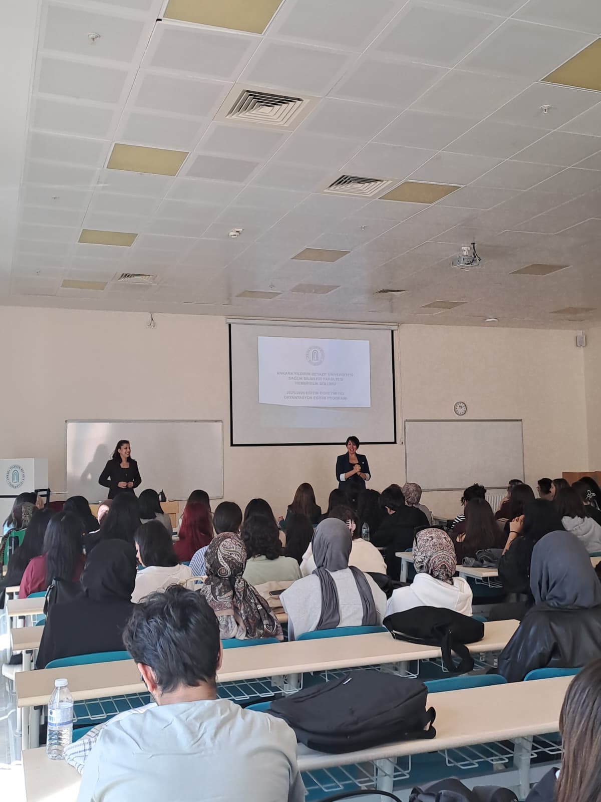 Birinci sınıf öğrencilerimiz ve yatay geçiş ile yeni gelen öğrencilerimiz için oryantasyon programı gerçekleştirilmiştir.